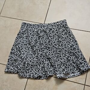 Aeropostale Black and White Floral Skirt Size XS
